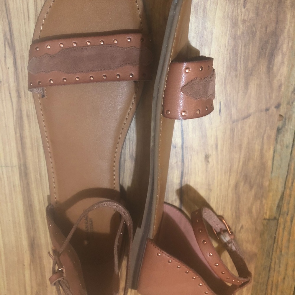 AEO Sandals w/ Rose Gold Studs. Sz 11.  Never worn